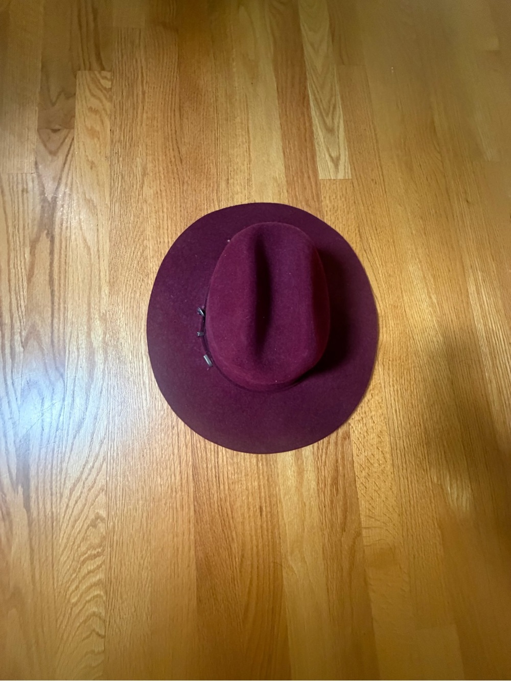 Dark burgundy wine-colored wide-brim felt western fashion hat from Idyllwind